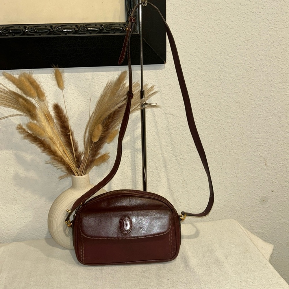 Authentic Cartier Must De Cartier Leather shoulder/cross body bag Bordeaux